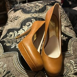 Michael Michael Kors Signature Women's Chantal Leather Platform Pump Size 10